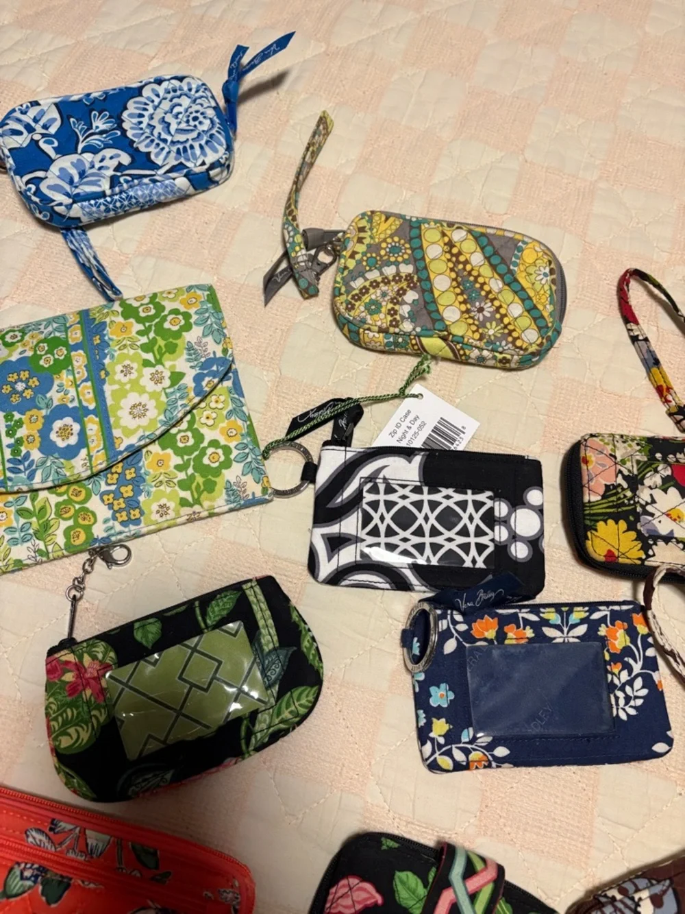 Vera Bradley Floral Quilted Wristlets and Coin Pouches - Mixed Colors lot of 12 - Picture 4 of 5